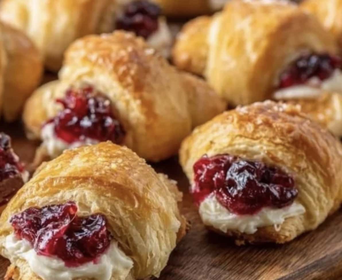 Cranberry Cream Cheese Crescent Bites