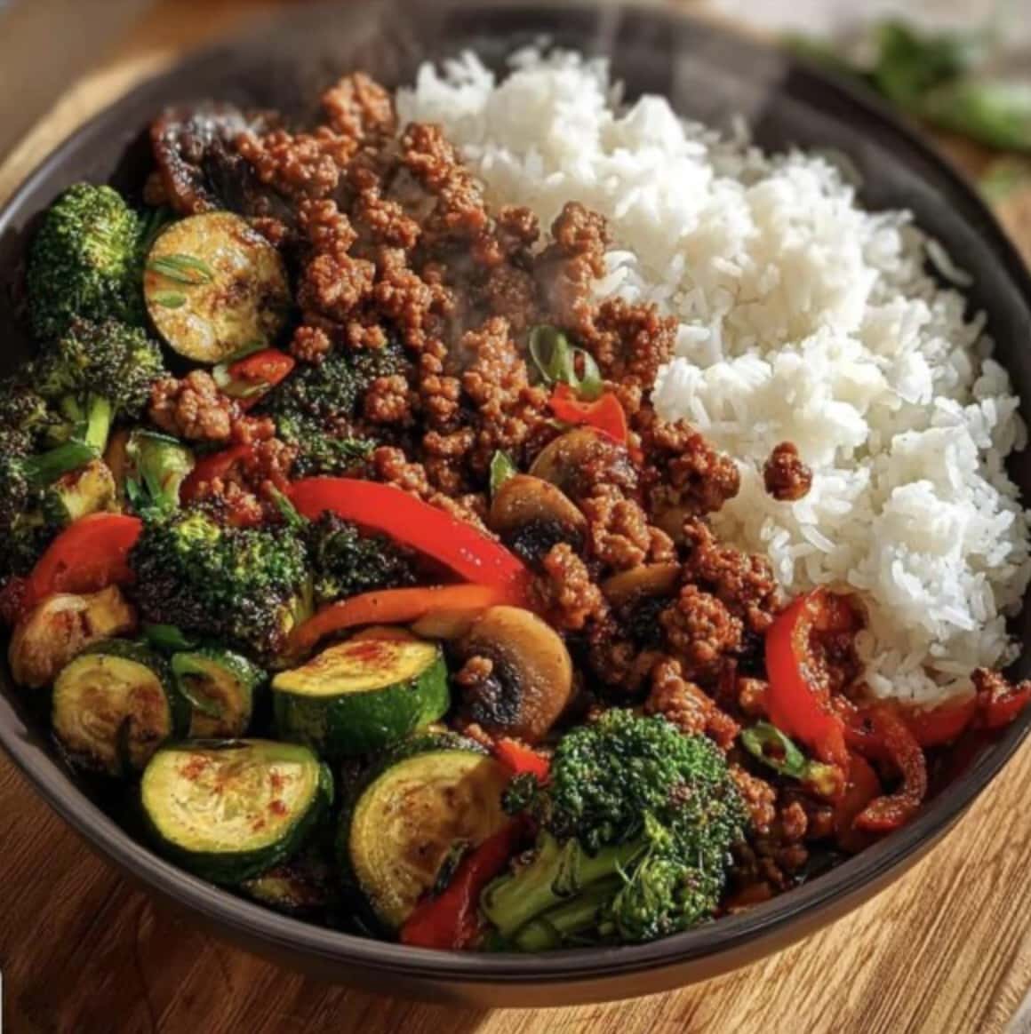 Spicy Ground Beef Stir-Fry Bowl with Garlic Veggies & Steamy Rice